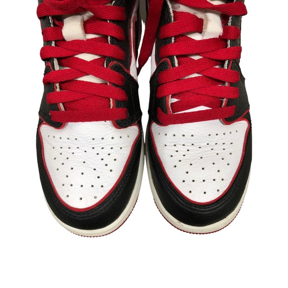Air Jordan 1 Retro High OG GS Bloodline Size 5.5 Youth Women 7 w 575441-062 main image 11